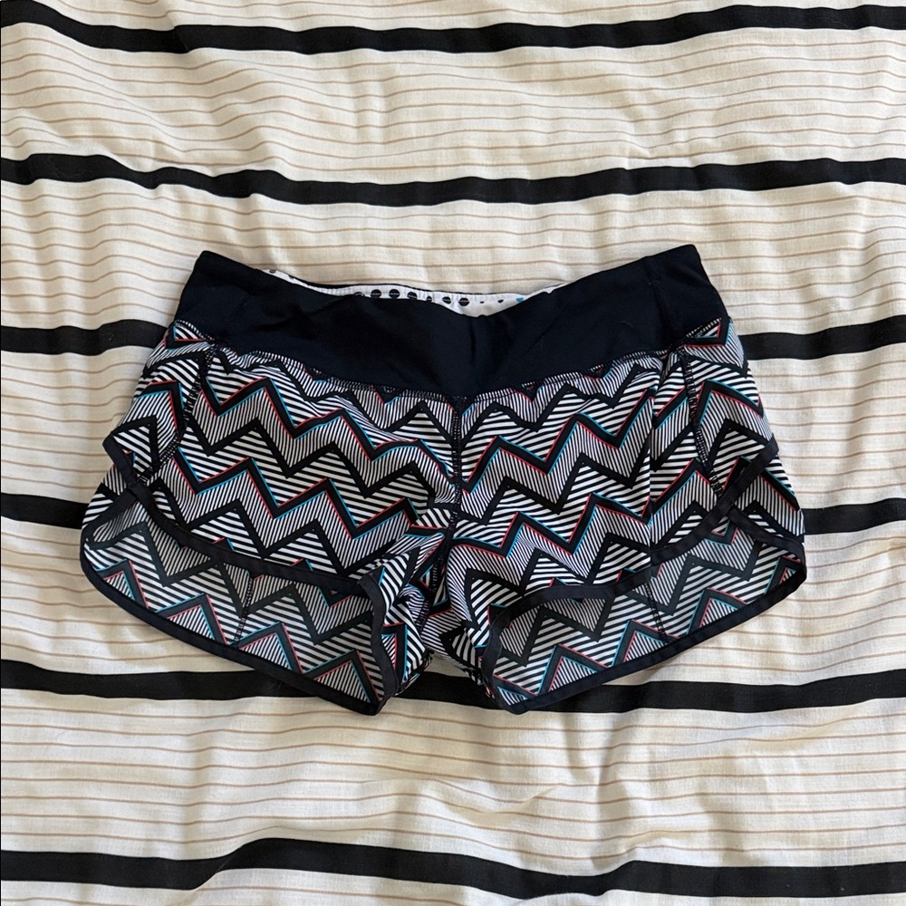 lululemon athletica SPECIAL EDITION SEAWHEEZE Shorts circa 2014
